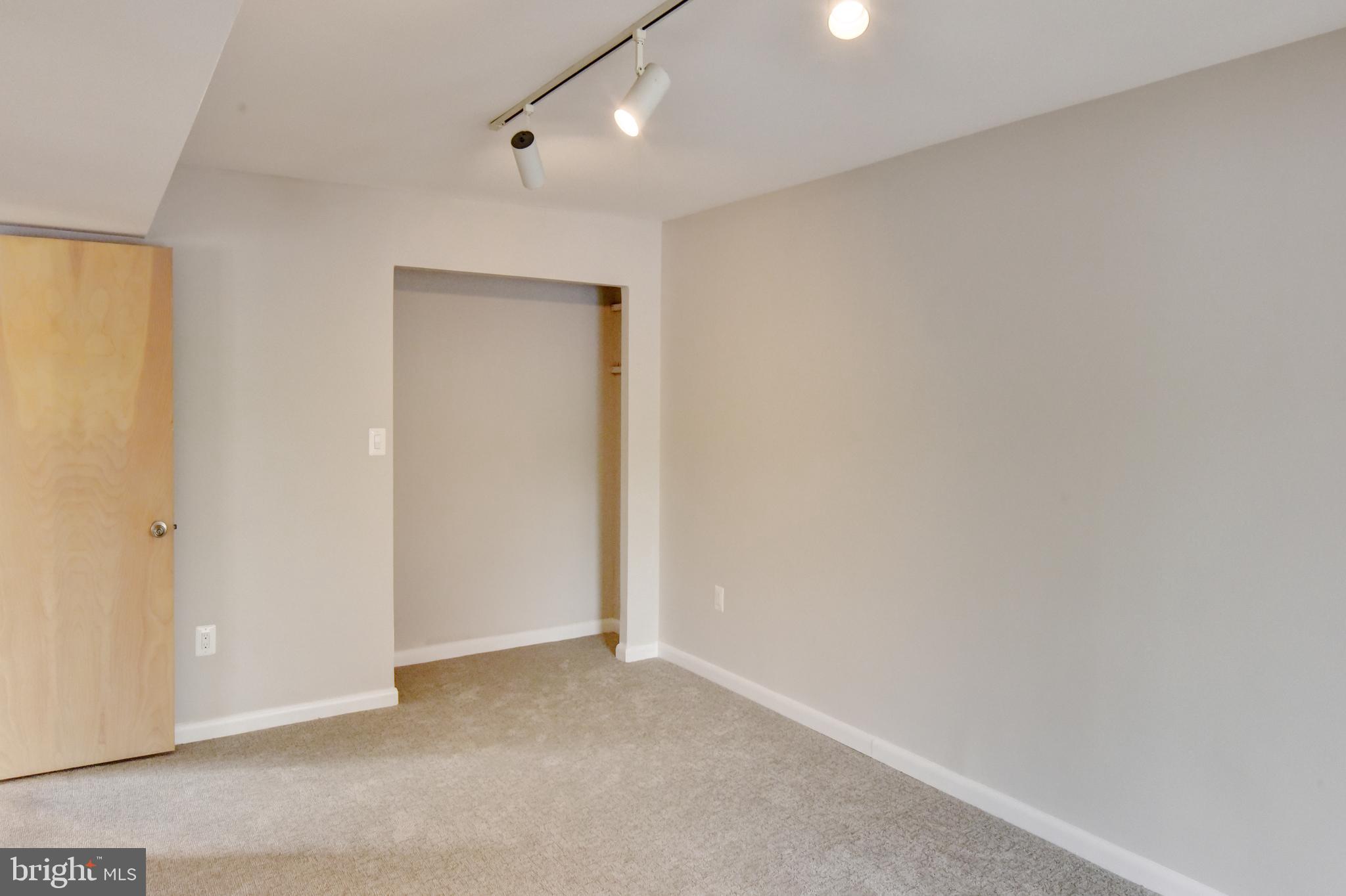 2000 Lakewinds Drive Reston, VA 20191 - Photo 46 of 74