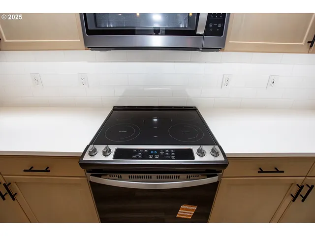 $569,900 | 12819 Northeast 109th Street, Vancouver, WA 98682