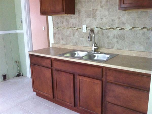 470 White Street Springfield, MA 01108 - Photo 8 of 20 Gallery Image 8