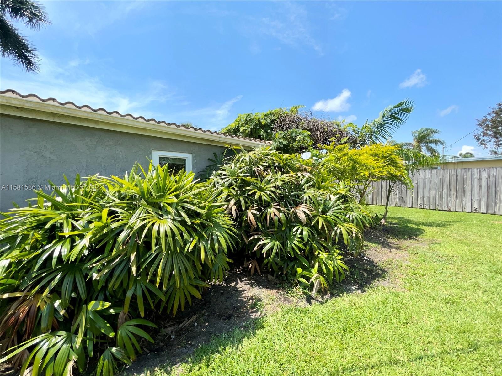 2325 Northeast 8th Ct Unit 2325