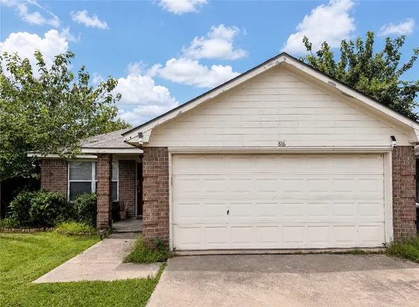 $1,750 | 816 Azalea Court, College Station, TX 77840