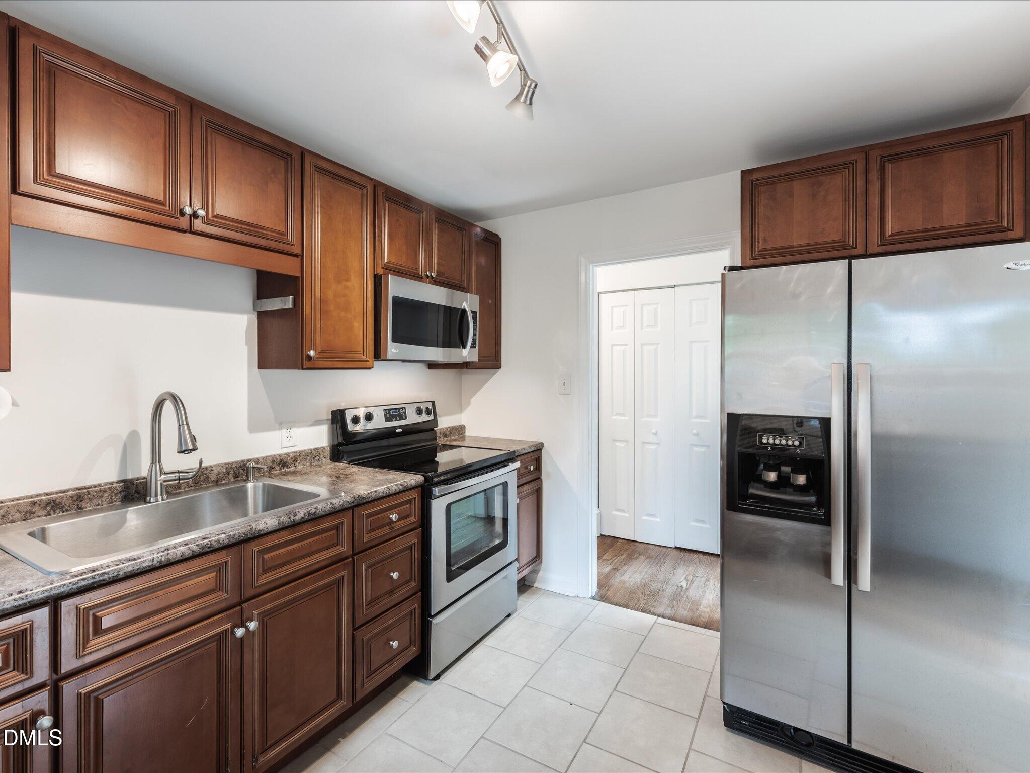 2457 Stevens Road Raleigh, NC 27610 - Photo 13 of 33 16-DSC_0364-HDR