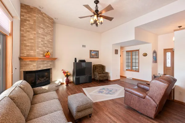 $500,000 | N1841 Shale Avenue, Auburn, WI 53010