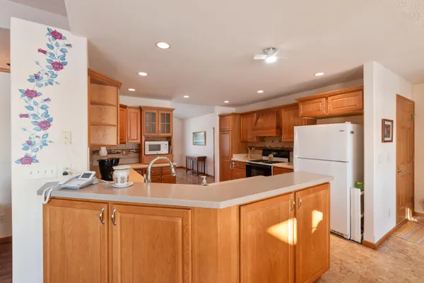 $500,000 | N1841 Shale Avenue, Auburn, WI 53010