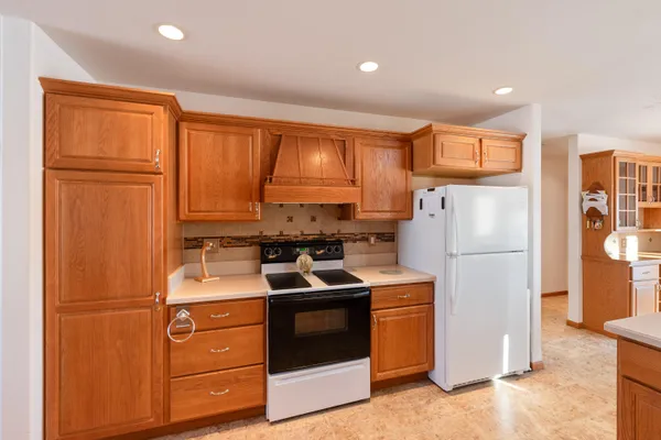$500,000 | N1841 Shale Avenue, Auburn, WI 53010