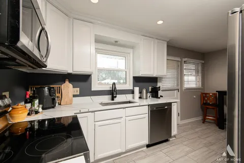 $399,900 | 6N362 Andrene Lane, Itasca, IL 60143