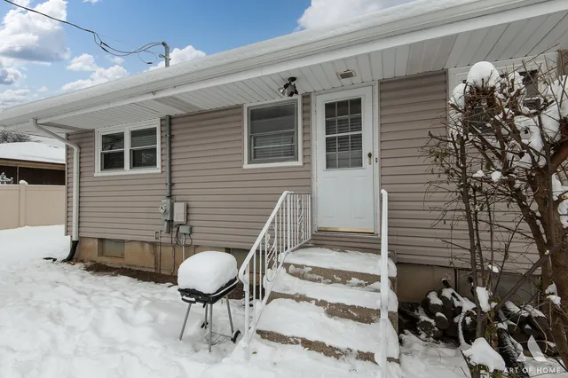 $399,900 | 6N362 Andrene Lane, Itasca, IL 60143