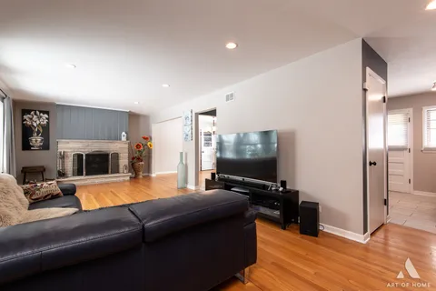 $399,900 | 6N362 Andrene Lane, Itasca, IL 60143