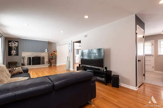 $399,900 | 6N362 Andrene Lane, Itasca, IL 60143