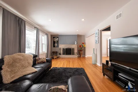 $399,900 | 6N362 Andrene Lane, Itasca, IL 60143