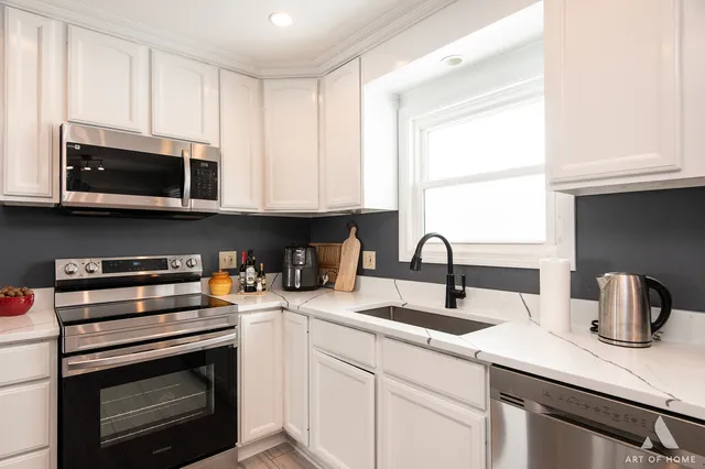 $399,900 | 6N362 Andrene Lane, Itasca, IL 60143