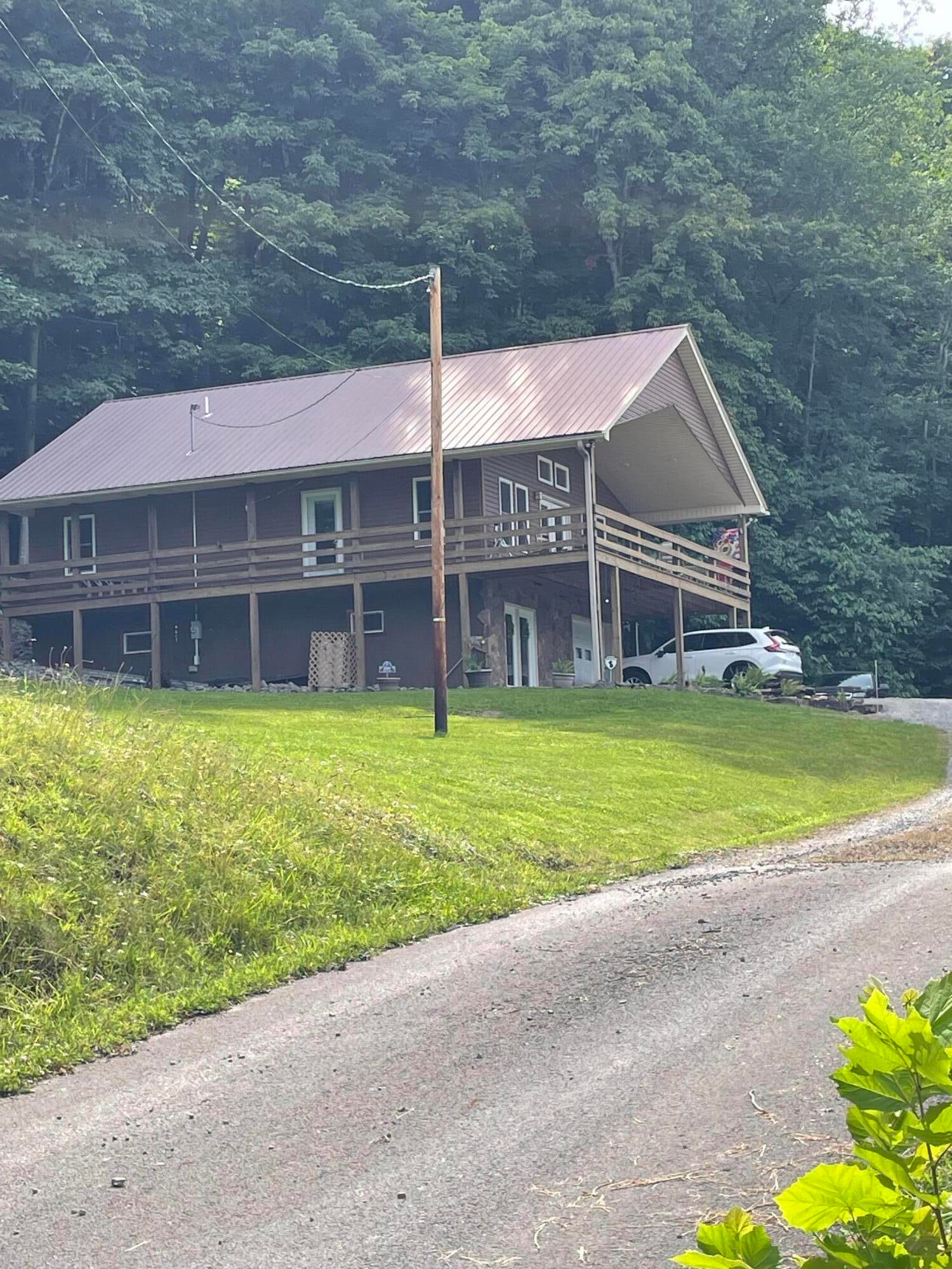 2389 New River Road Hinton, WV 25951 - Photo 26 of 27 Gallery Image 26