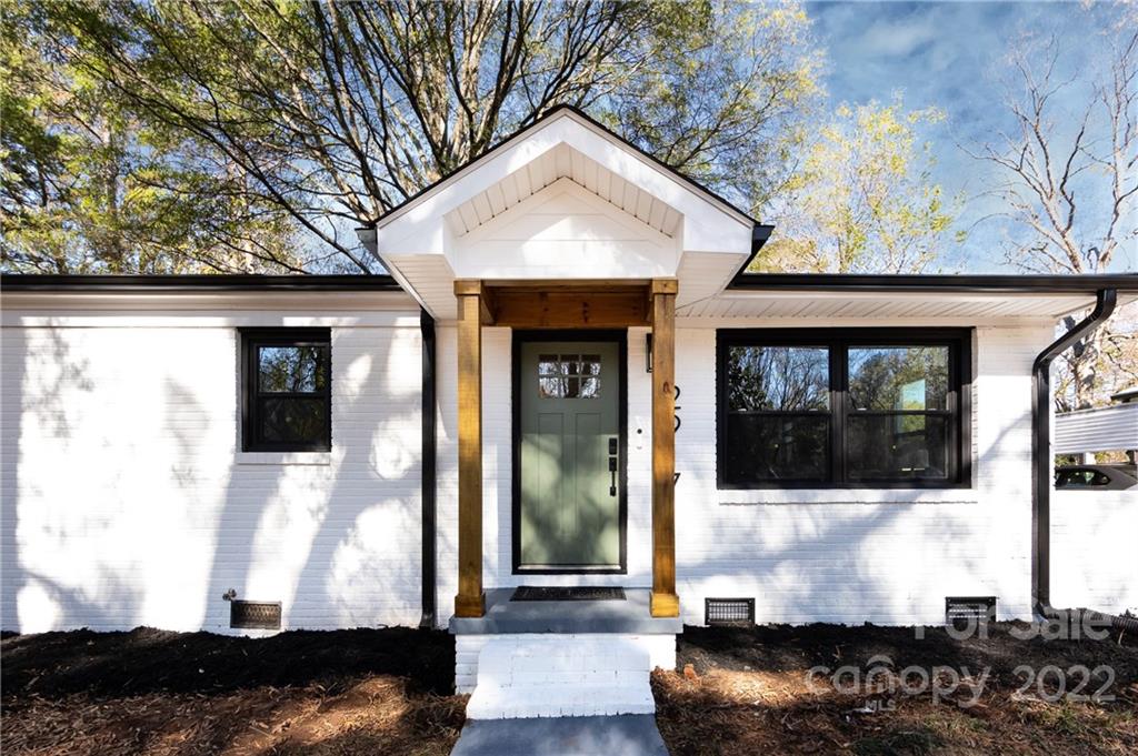 2917 Enfield Road Charlotte, NC 28205 - Photo 2 of 27 Gallery Image 2