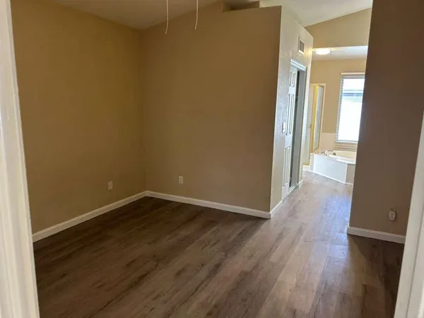 $2,400 | 15822 North 5th Avenue, Phoenix, AZ 85023