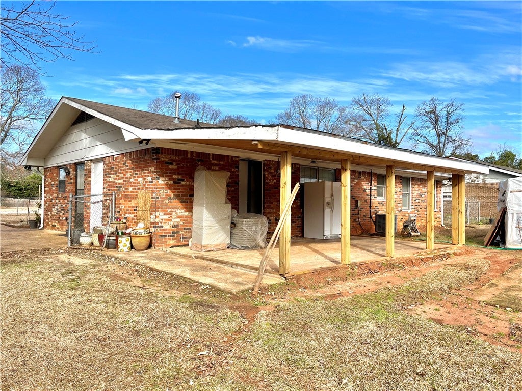 1803 Dickson Street Opelika, AL 36801 - Photo 15 of 17 Gallery Image 15