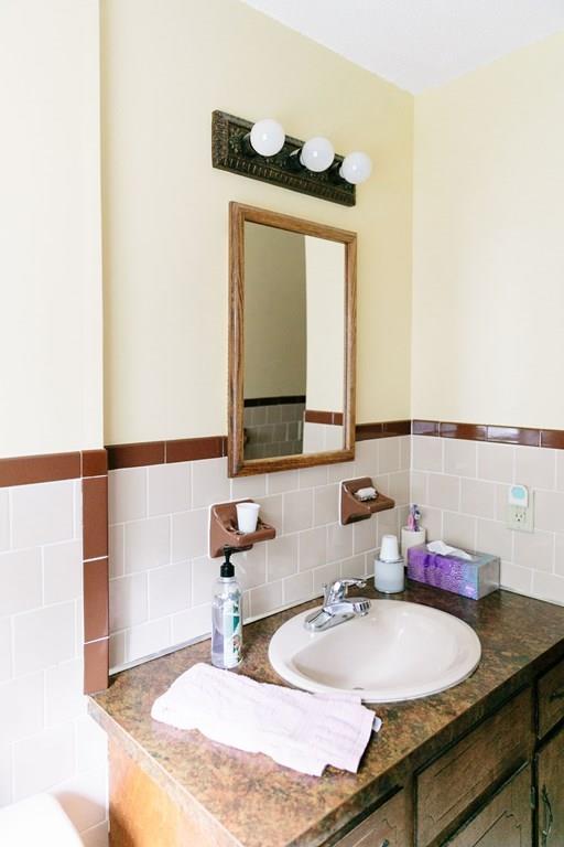 83 Olive Street Woonsocket, RI 02895 - Photo 17 of 27 Gallery Image 17