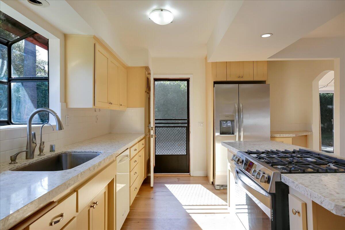 3731 Foothill Road Santa Barbara, CA 93105 - Photo 12 of 30 31-031