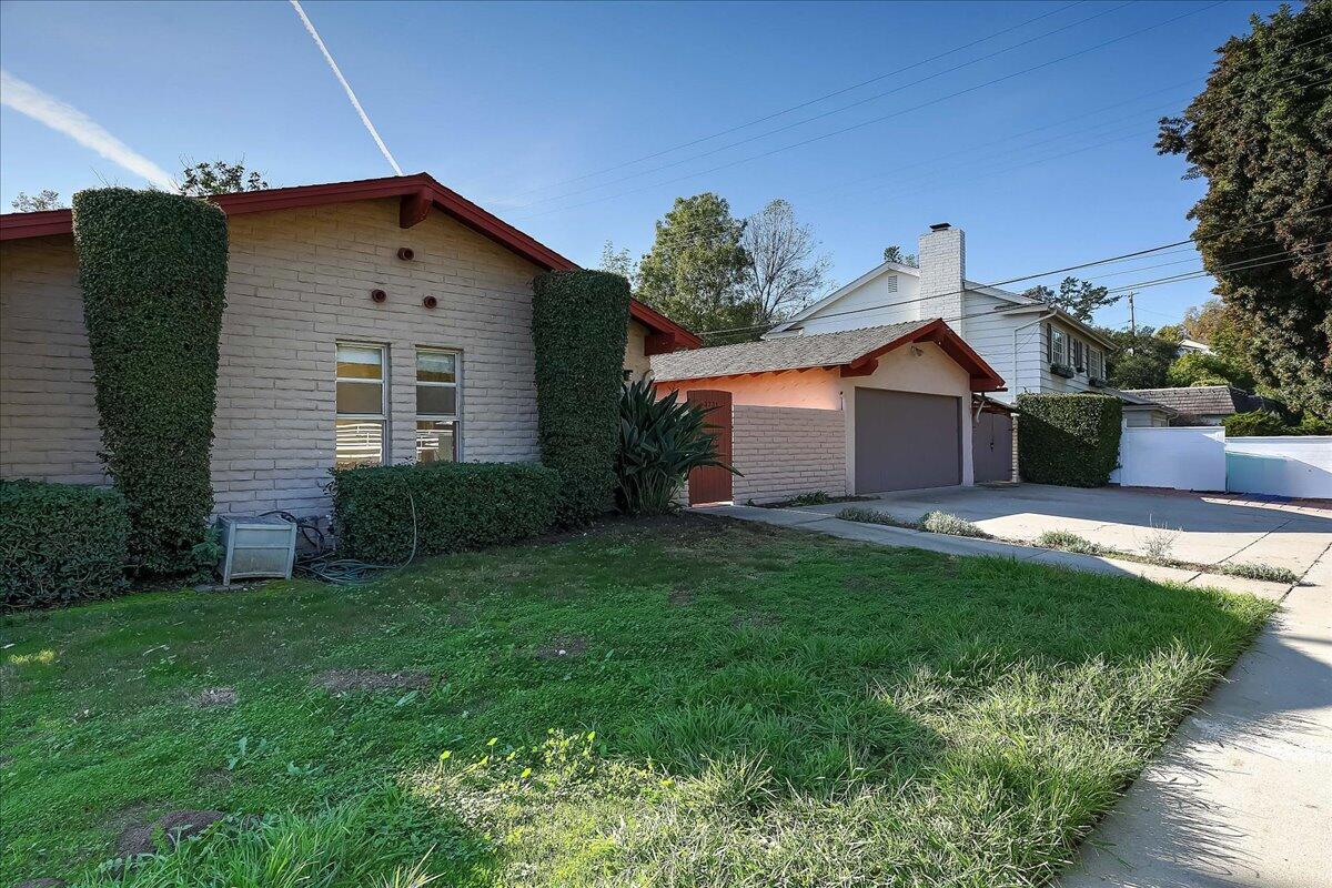 3731 Foothill Road Santa Barbara, CA 93105 - Photo 2 of 30 01-001