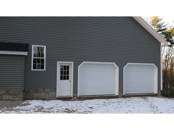 12 Post Road Hooksett, NH 03106 - Photo 6 of 10