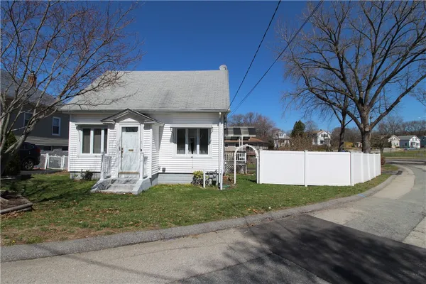 $379,900 | 1 Pleasant View Avenue, Johnston, RI 02919