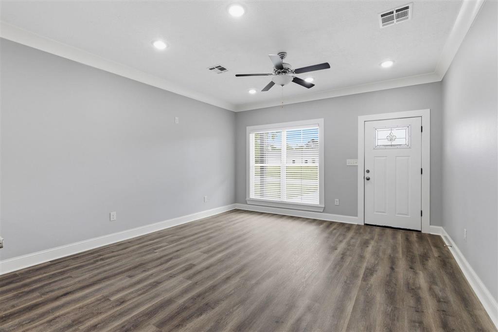 309 South Lyles Street Reeves, LA 70658 - Photo 3 of 10