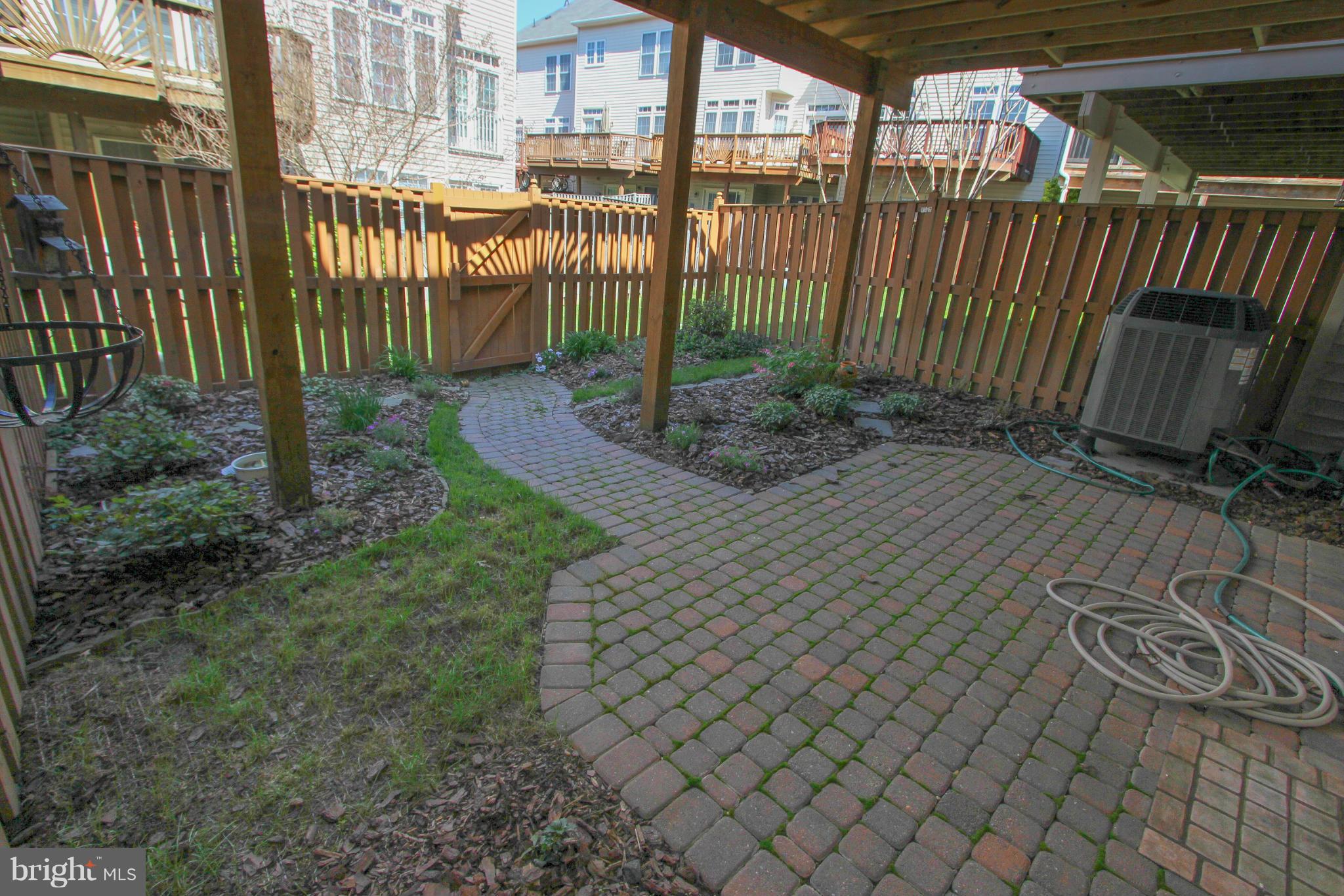 25533 Fretton Square Chantilly, VA 20152 - Photo 15 of 30 Exterior (Rear)