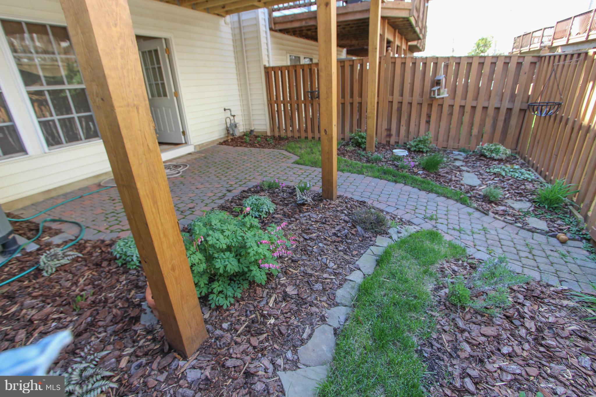 25533 Fretton Square Chantilly, VA 20152 - Photo 16 of 30 Exterior (Rear)