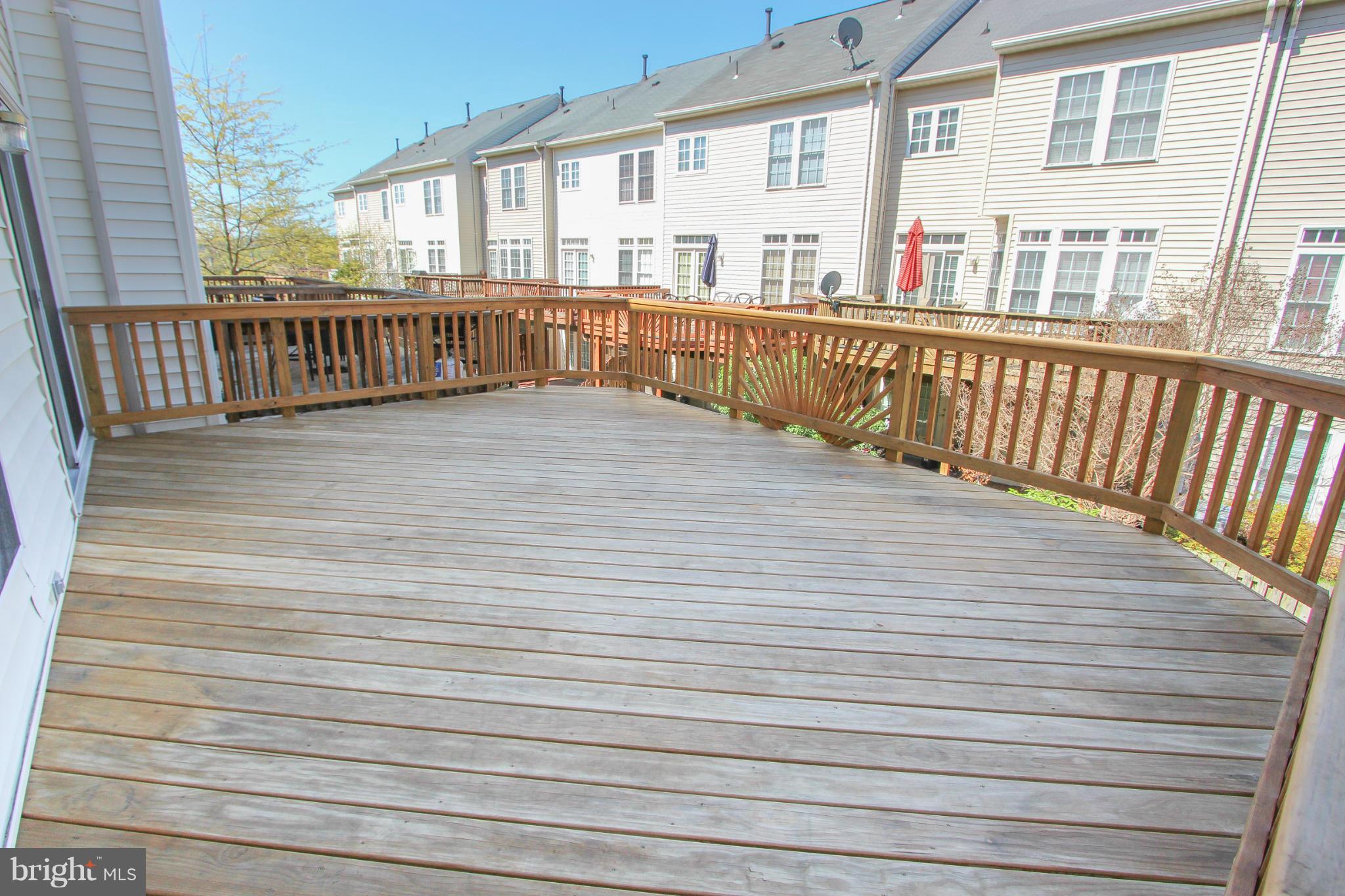25533 Fretton Square Chantilly, VA 20152 - Photo 18 of 30 New deck 2013
