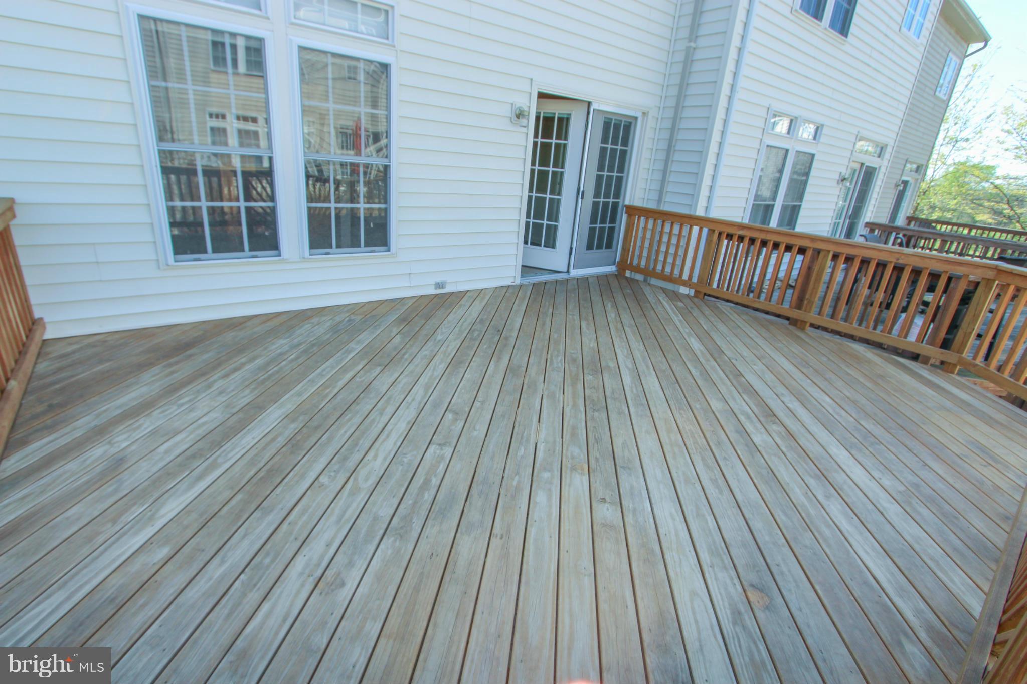 25533 Fretton Square Chantilly, VA 20152 - Photo 19 of 30 New deck 2013