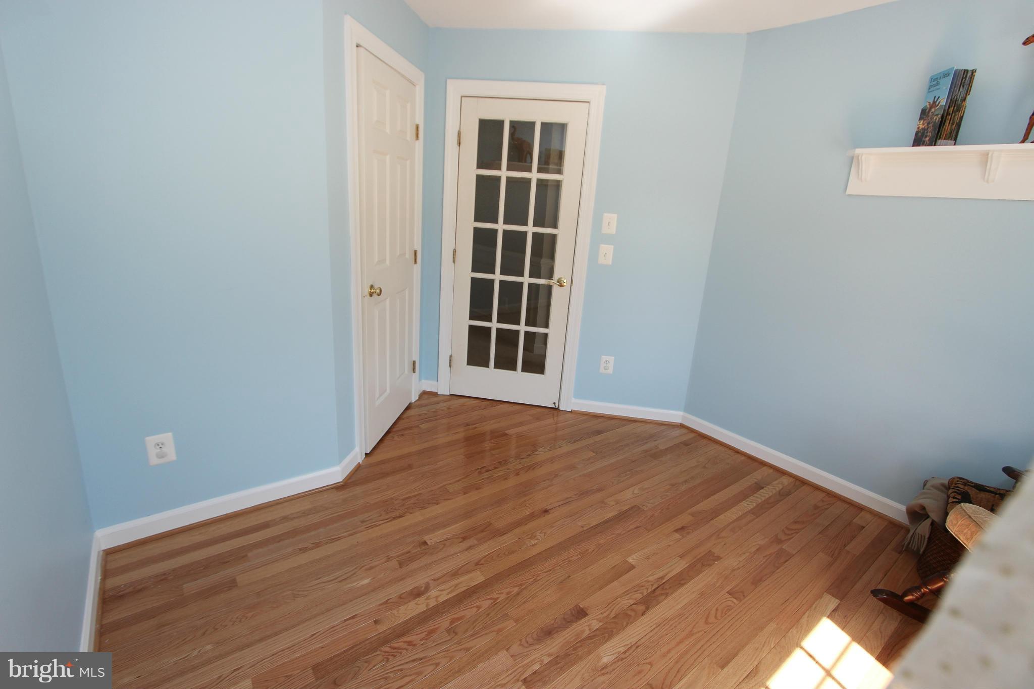 25533 Fretton Square Chantilly, VA 20152 - Photo 28 of 30 Bedroom