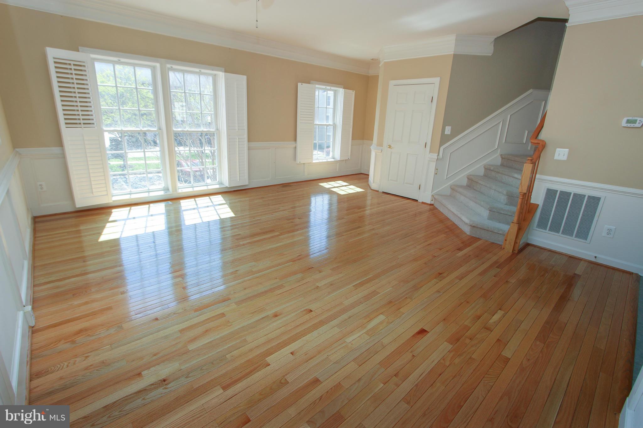 25533 Fretton Square Chantilly, VA 20152 - Photo 7 of 30 Dining Room