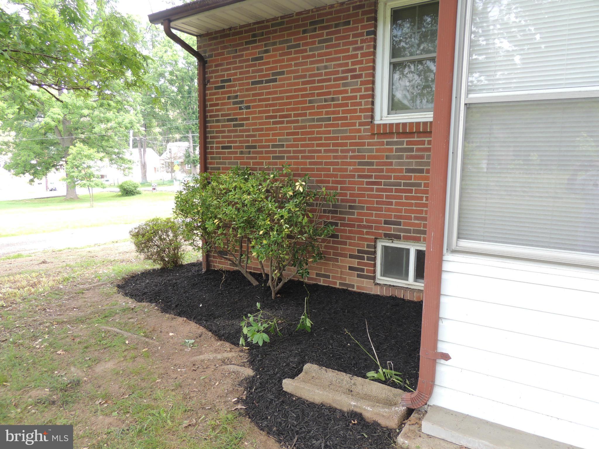 1321 Spring Avenue Baltimore, MD 21237 - Photo 22 of 27 a view of backyard with plants