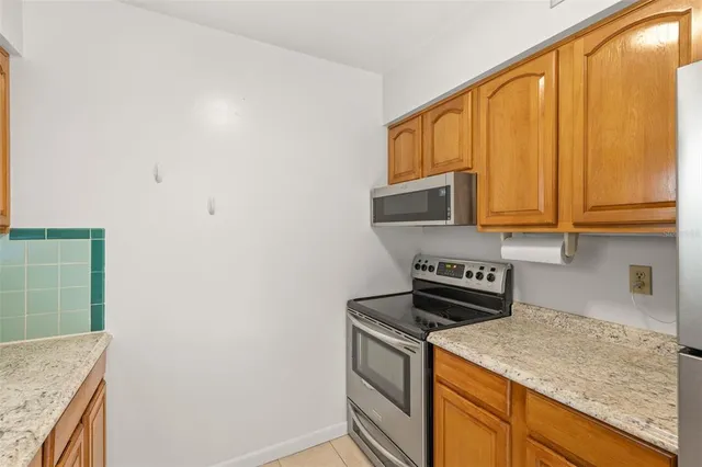 $2,500 | 885 James Street, Dunedin, FL 34698