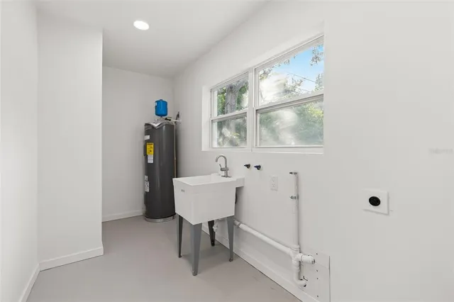 $2,500 | 885 James Street, Dunedin, FL 34698