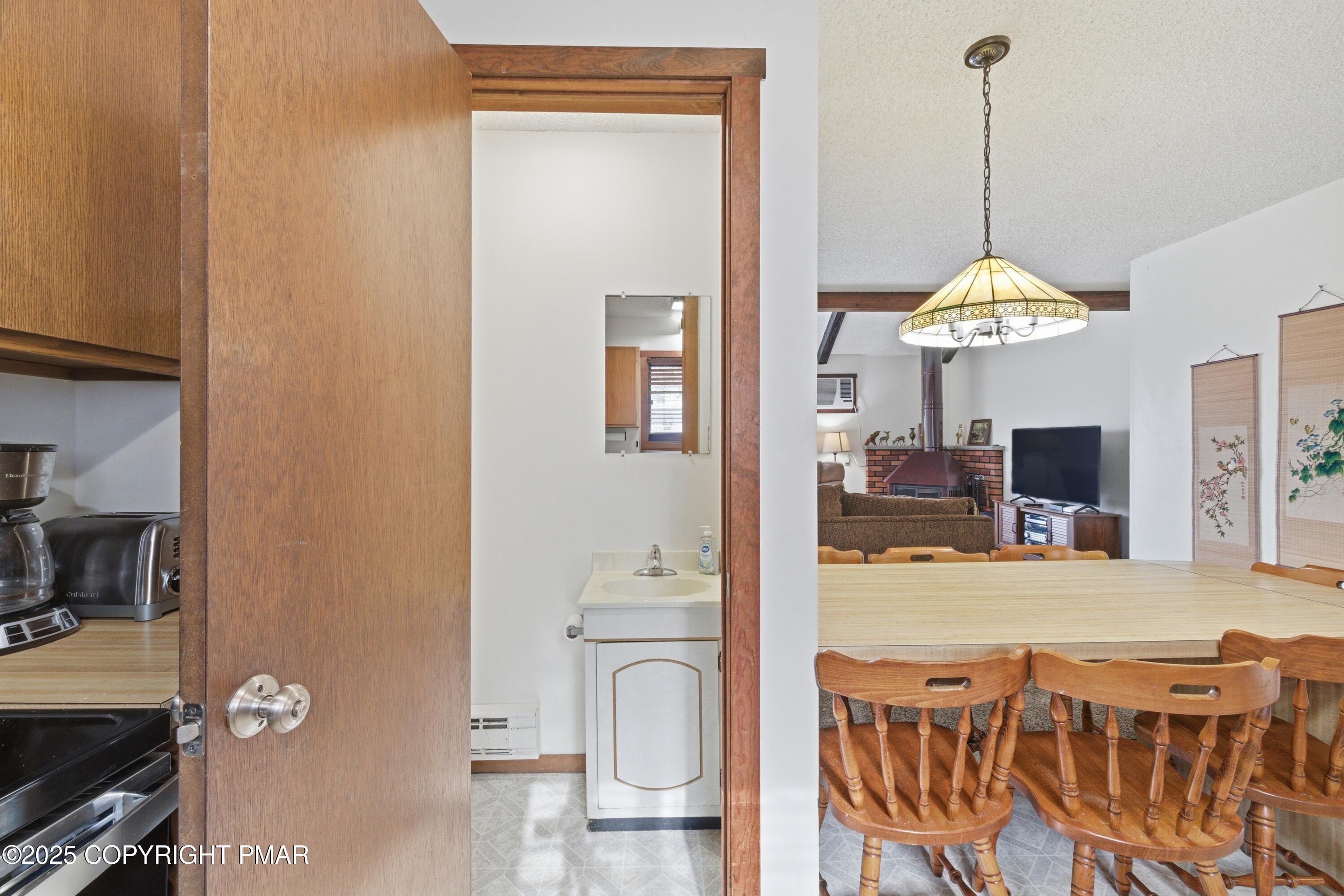 182 Upper Village Way Tannersville, PA 18372 - Photo 14 of 67 22-Photo_020