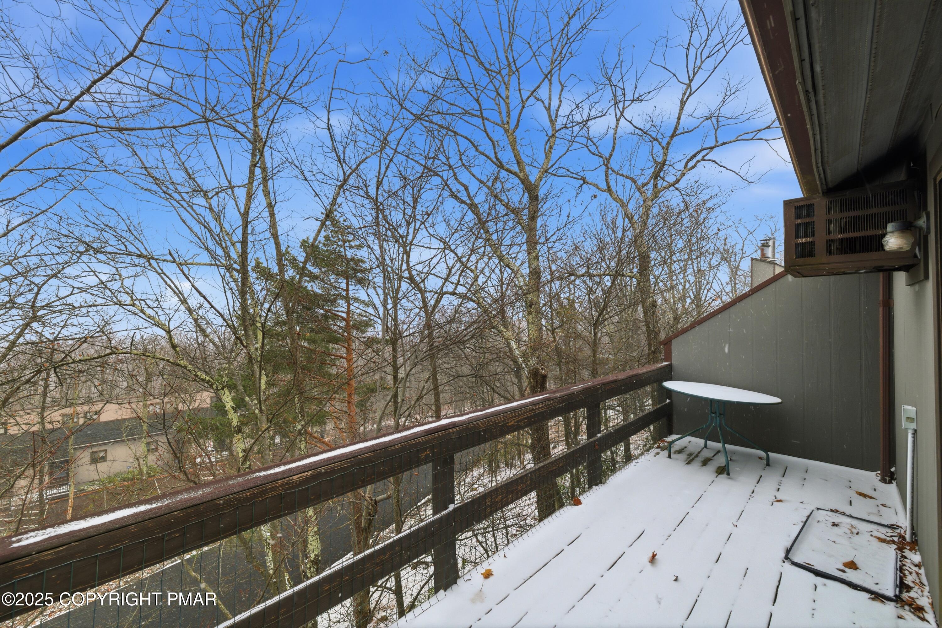 182 Upper Village Way Tannersville, PA 18372 - Photo 3 of 67 a view of balcony and deck