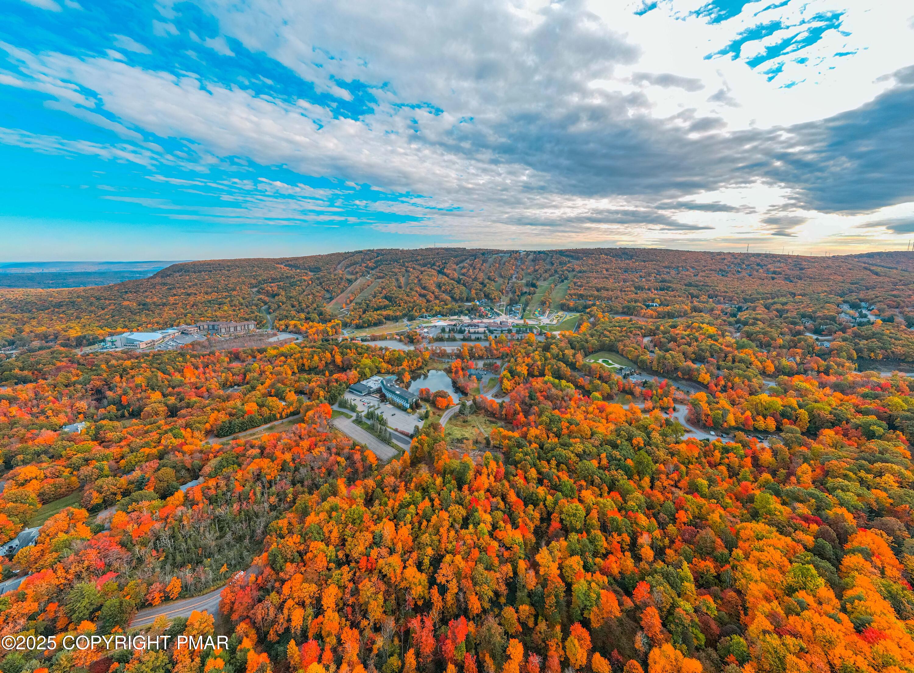 182 Upper Village Way Tannersville, PA 18372 - Photo 60 of 67 a view of city and mountain