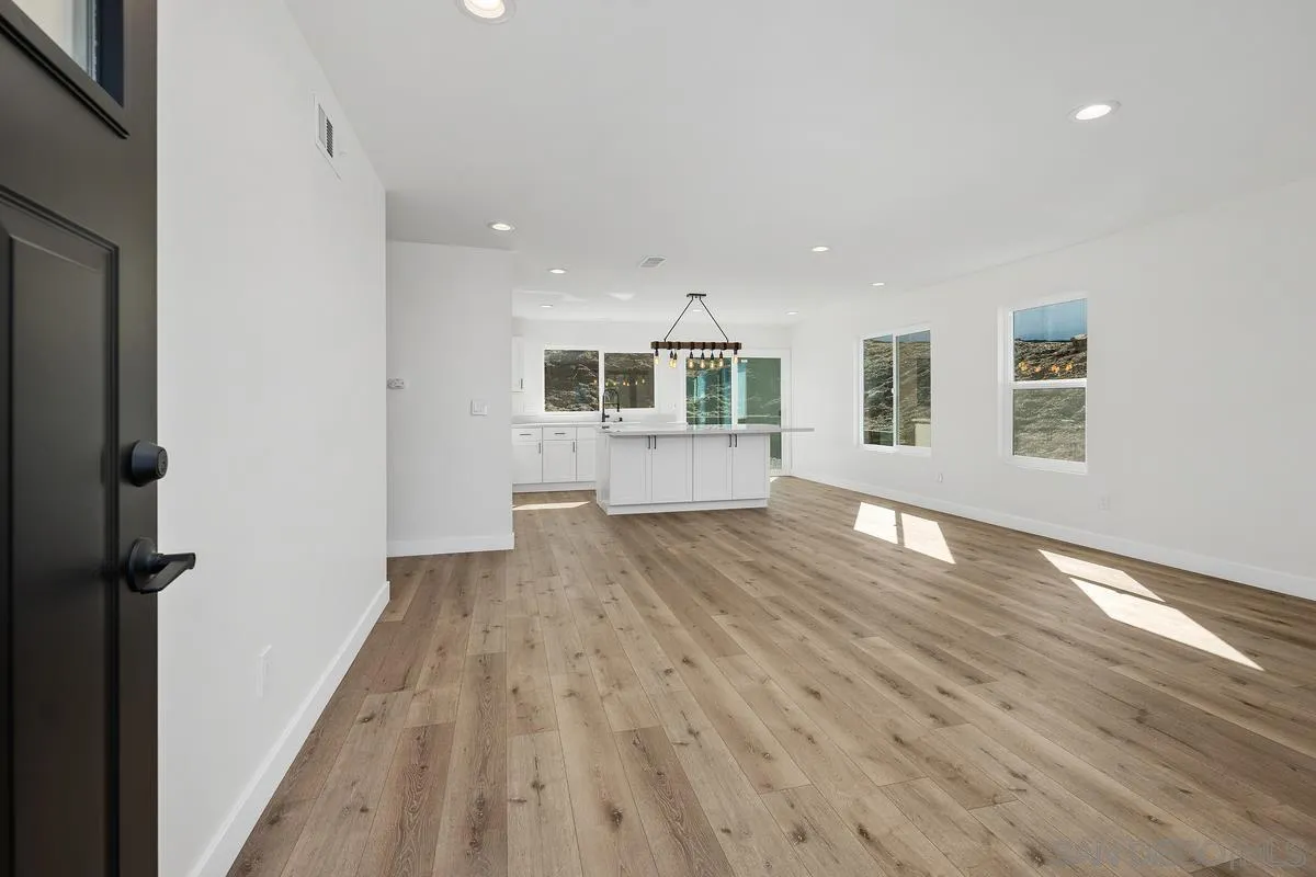 8603 Cordial Road El Cajon, CA 92021 - Photo 5 of 26 Gallery Image 5