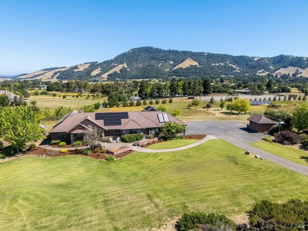 $1,995,000 | 4423 La Paz Lane, Santa Rosa, CA 95404