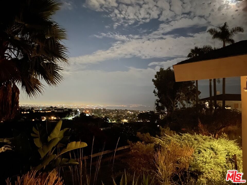 1336 Las Canoas Road Pacific Palisades, CA 90272 - Photo 34 of 37 outdoor view of outdoor space