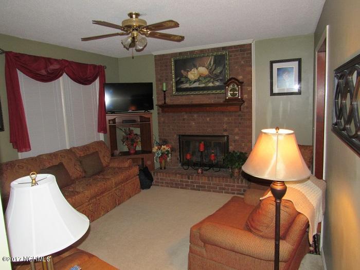 652 Penny Branch Road Warsaw, NC 28398 - Photo 5 of 9 Living652pennybranchrd