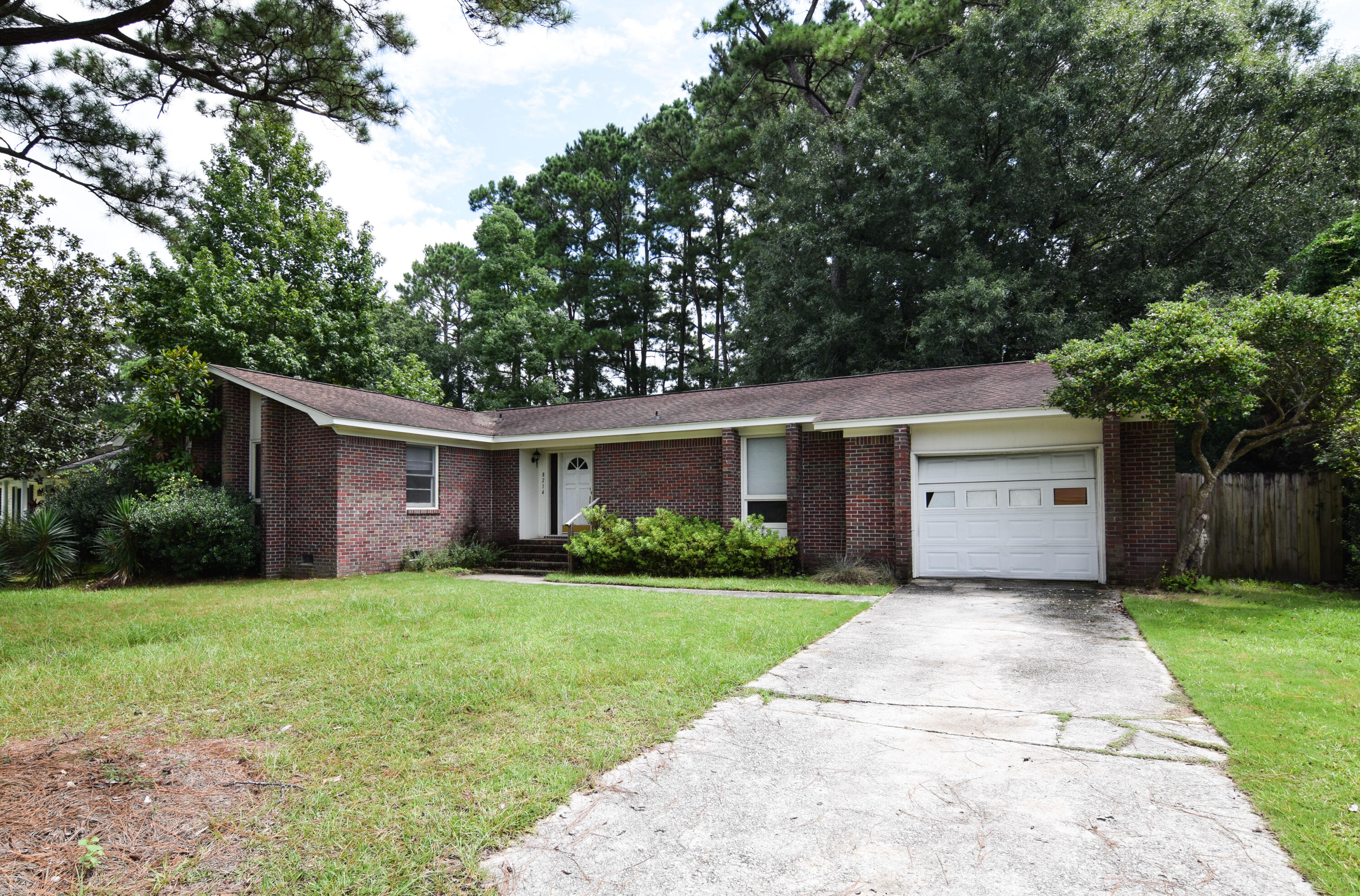 8214 Greenridge Road North Charleston, SC 29406 - Photo 1 of 24 DSC_2646