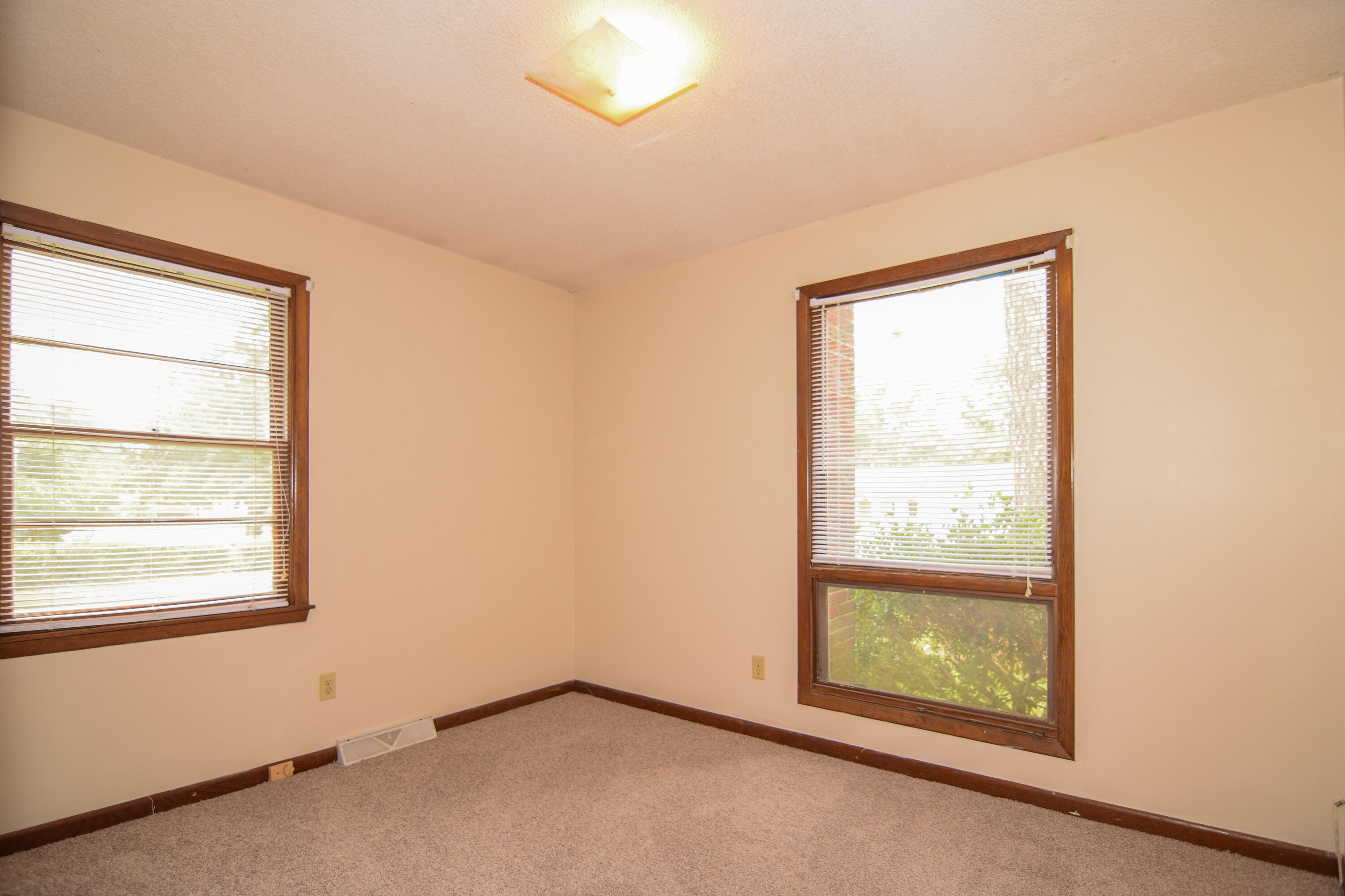 8214 Greenridge Road North Charleston, SC 29406 - Photo 16 of 24 8214 Greenridge-19