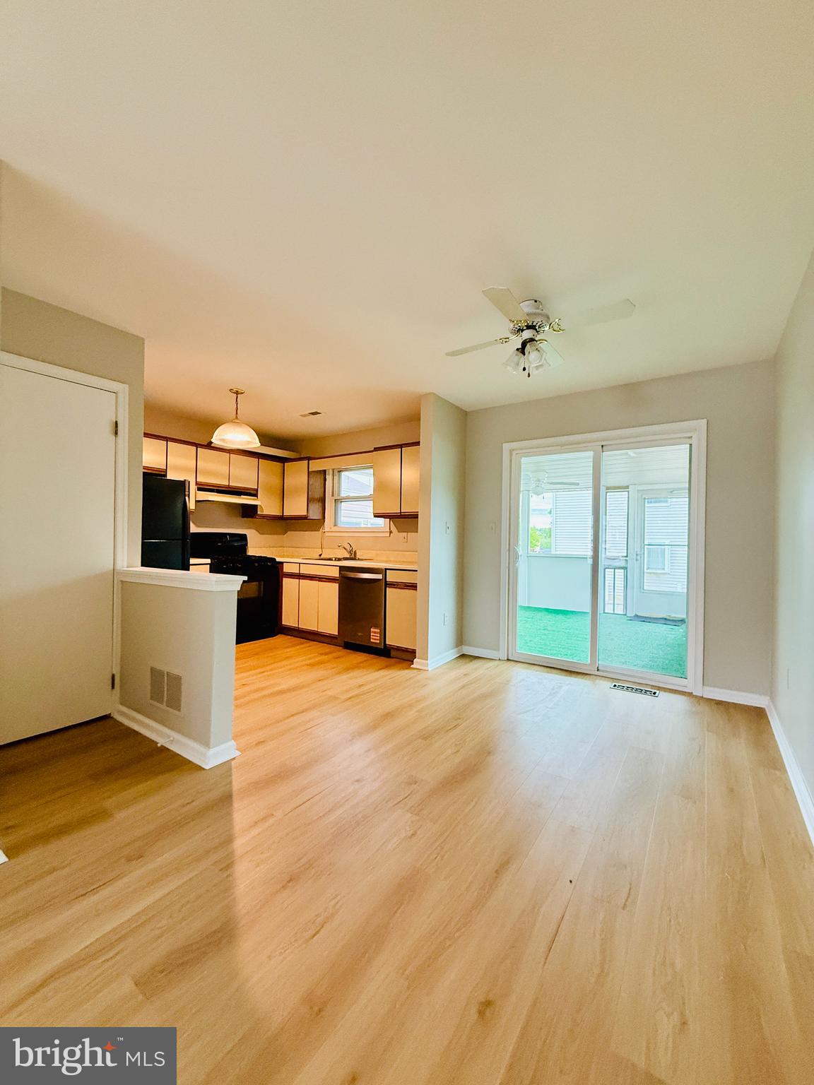 614 Fraley Street Bridgeport, PA 19405 - Photo 4 of 20 Dining area off kitchen