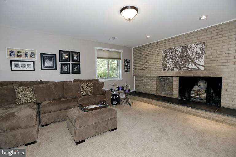 11013 Ring Road Reston, VA 20190 - Photo 17 of 28 Family Room - Sitting Area with Fireplace