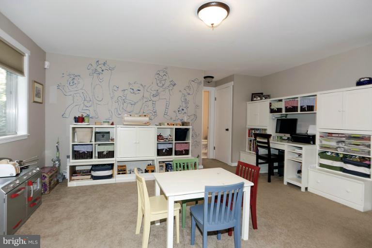 11013 Ring Road Reston, VA 20190 - Photo 21 of 28 Family Room - Play Area