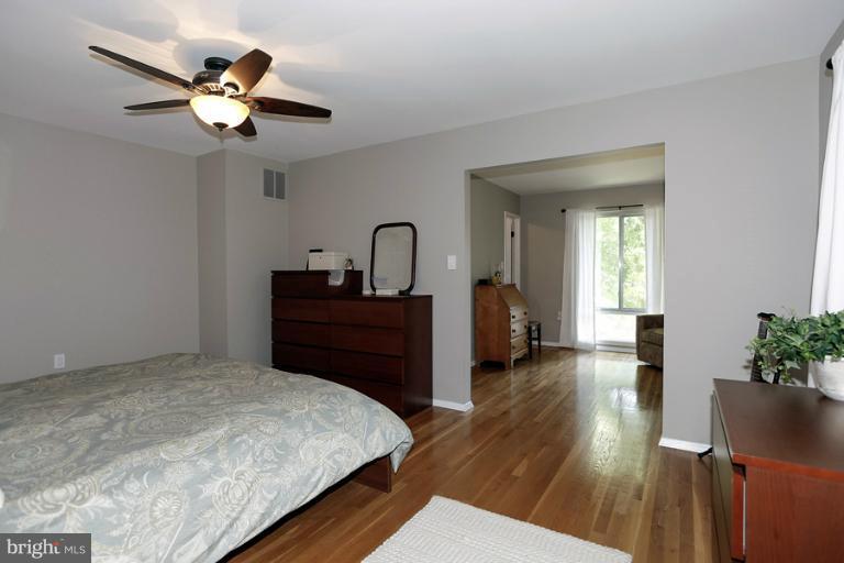 11013 Ring Road Reston, VA 20190 - Photo 26 of 28 A Peaceful Retreat