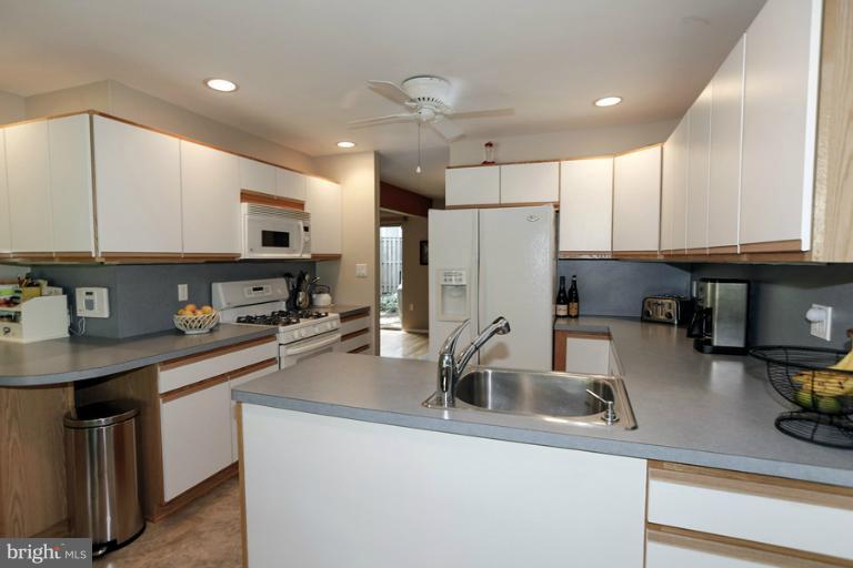 11013 Ring Road Reston, VA 20190 - Photo 27 of 28 Kitchen