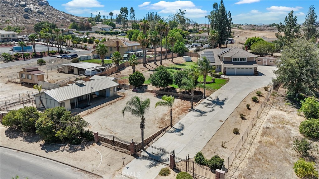 16891 Mariposa Avenue Riverside, CA 92504 - Photo 4 of 50