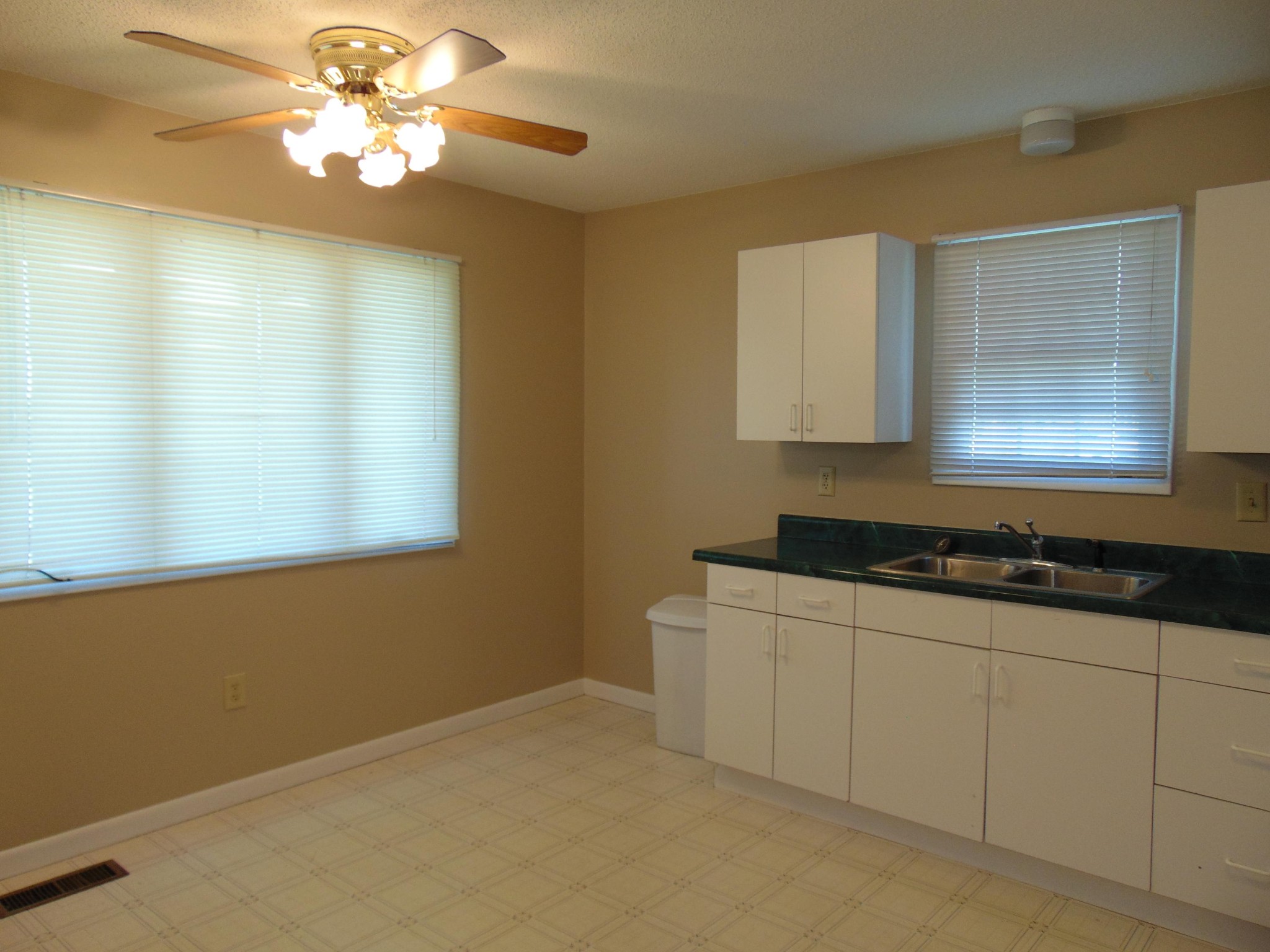 522 West Spring Street Kingston, TN 37763 - Photo 15 of 19 Gallery Image 15